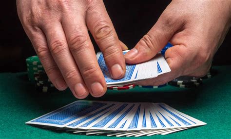 poker rules mucking cards